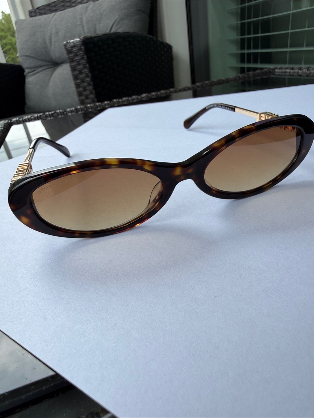Tortoiseshell Oval Women's Sunglasses with Gradient Brown Lenses